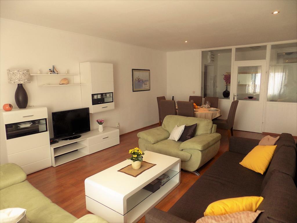 Apartment Anamarija Njivice Luaran gambar